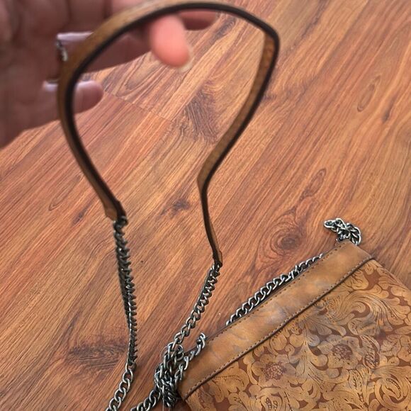 NWT southwest looking Crossbody bag with turquoise and stud detail brown - Picture 5 of 6